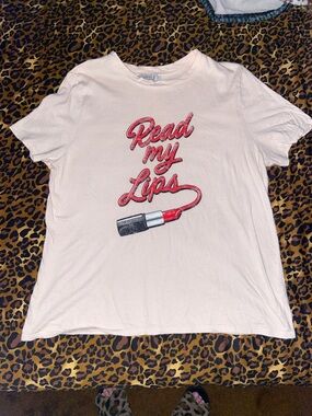 Forever 21 “Read My Lips” Graphic Tee